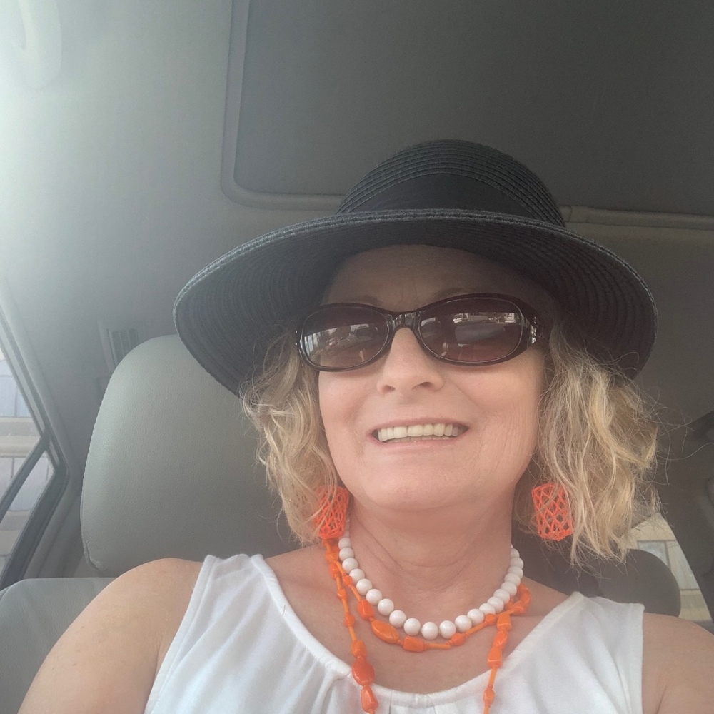 Meet your Posher, Pamela